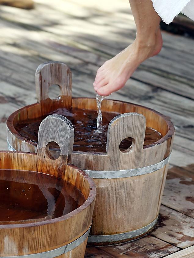 Kneipp in tinozza di legno – vacanza benessere al Naturhotel Eschenhof
