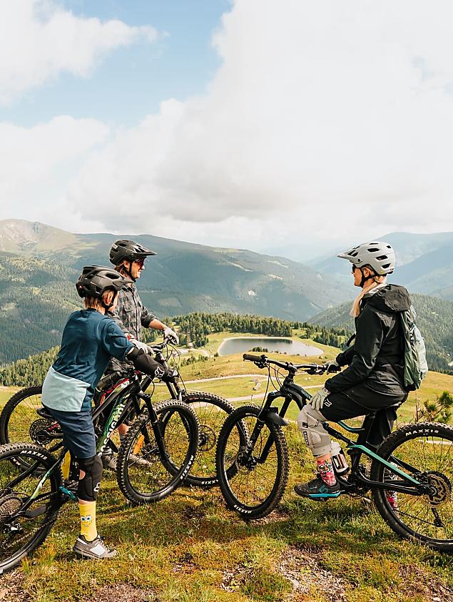 Mountainbiken am Flowtrail Kornnock in den Nockbergen in Kärnten
